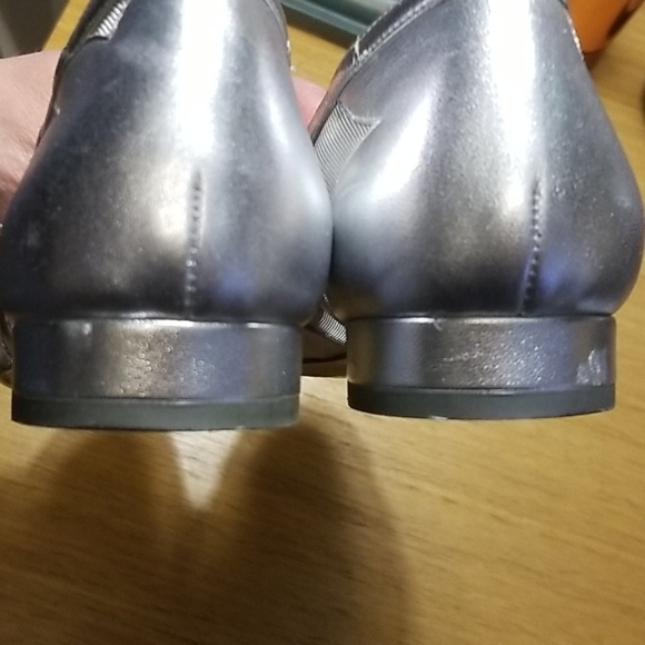 Salvatore Ferragamo Silver Mesh Flats Authentic - Picture 9 of 16